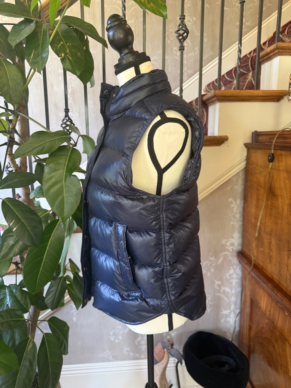 J CREW ladies, navy puffer, jacket, size, medium, zipper snap closure, exc cond - Picture 5 of 13